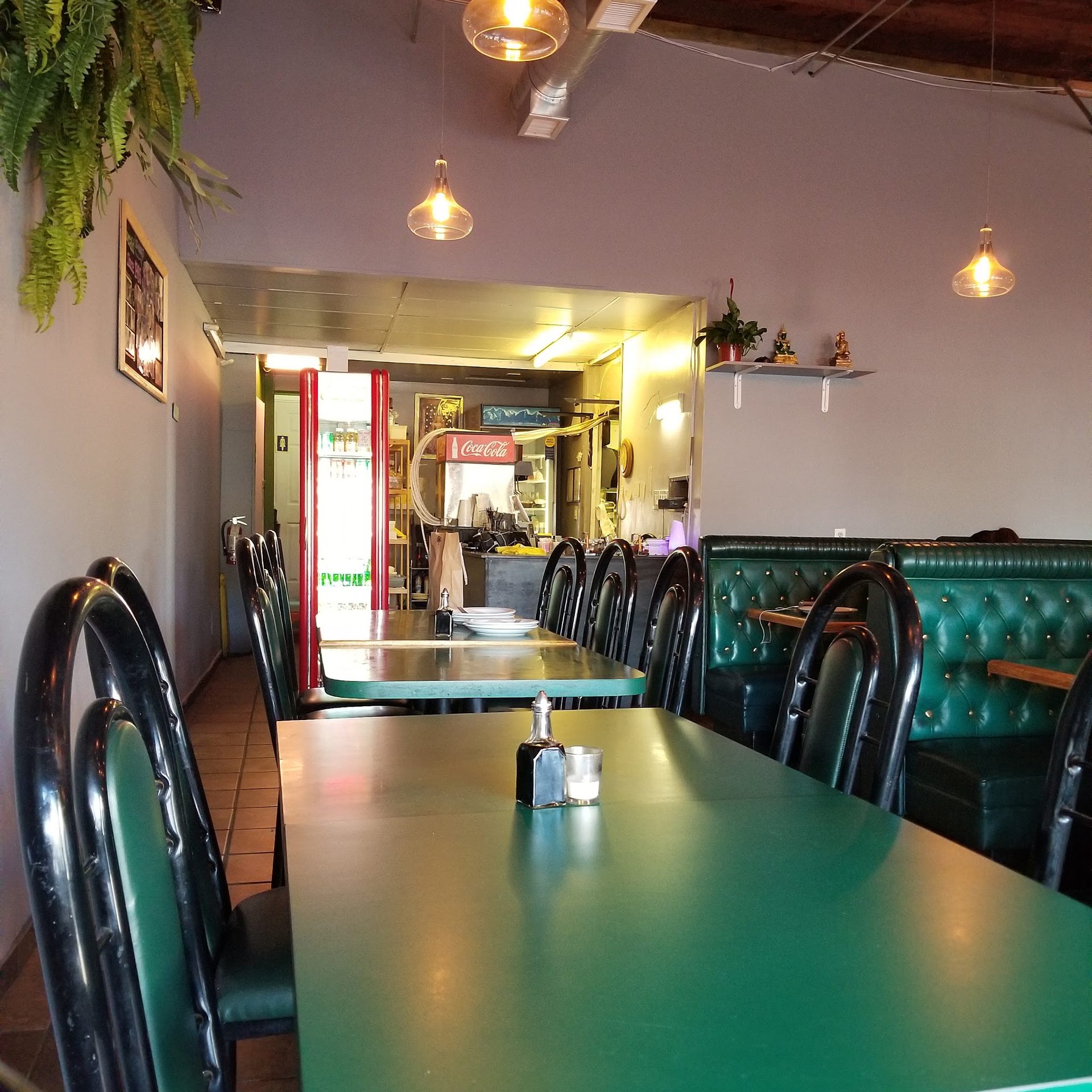 A neighborhood spot on Venice Blvd